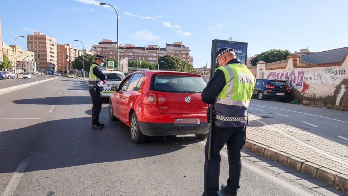 Policía Local durante un control en la ciudad