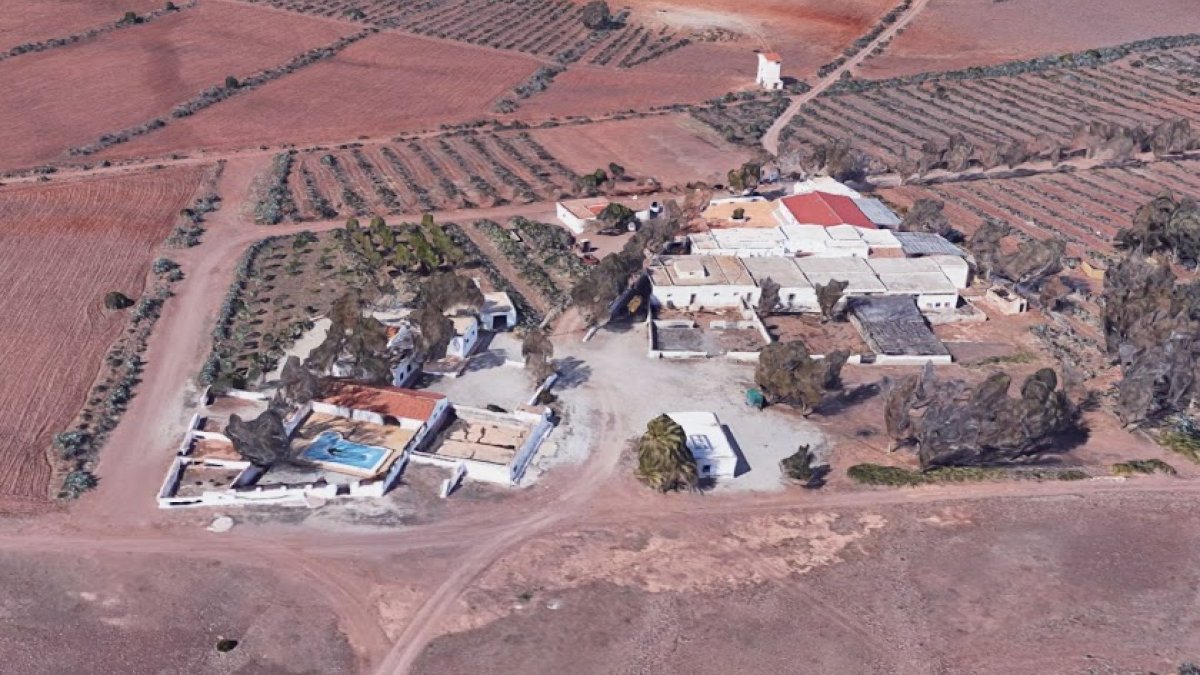 El proyecto del hotel en Cabo de Gata se lleva carbón.