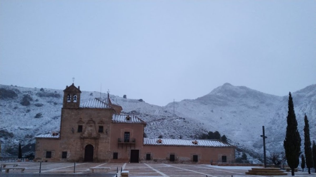 El Santuario del Saliente de Albox nevado. Foto: Albox Clima.