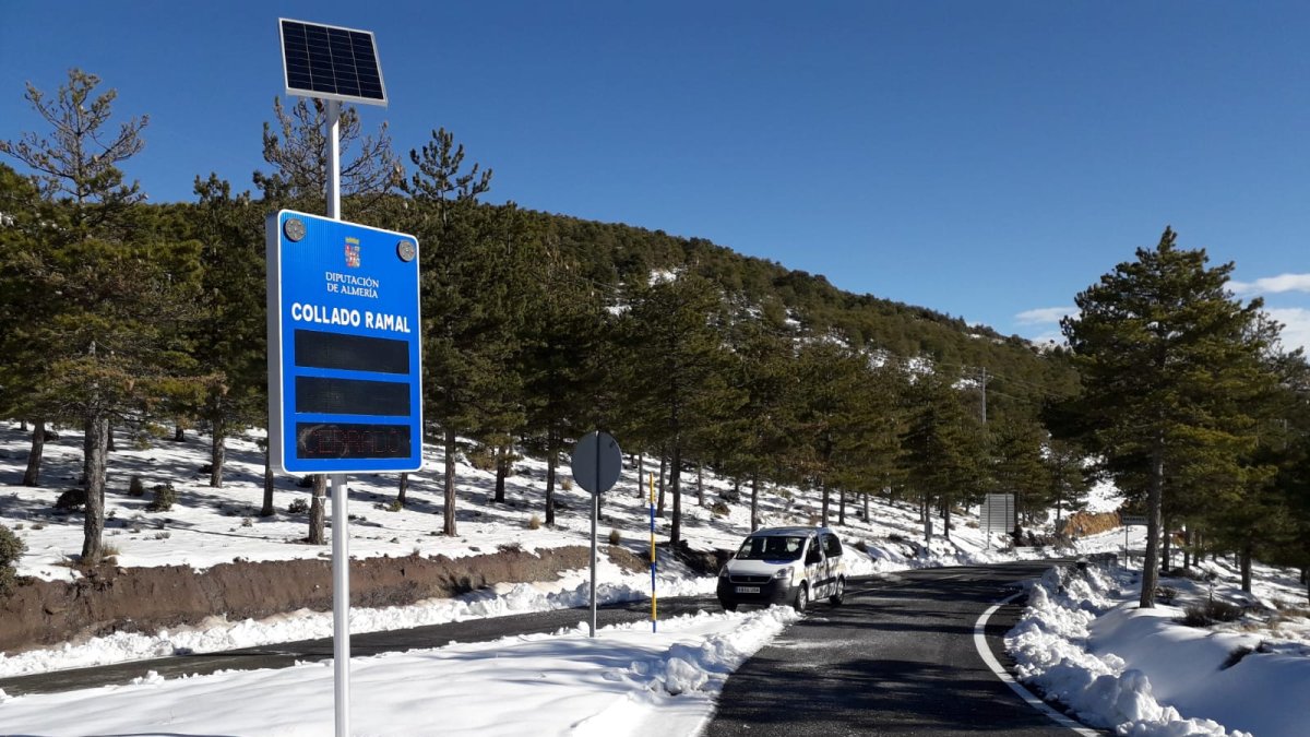 Cinco carreteras continúan cortadas en la provincia.