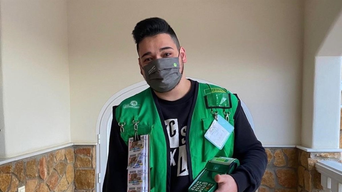 El vendedor más joven de la provincia de Almería, Aarón López.