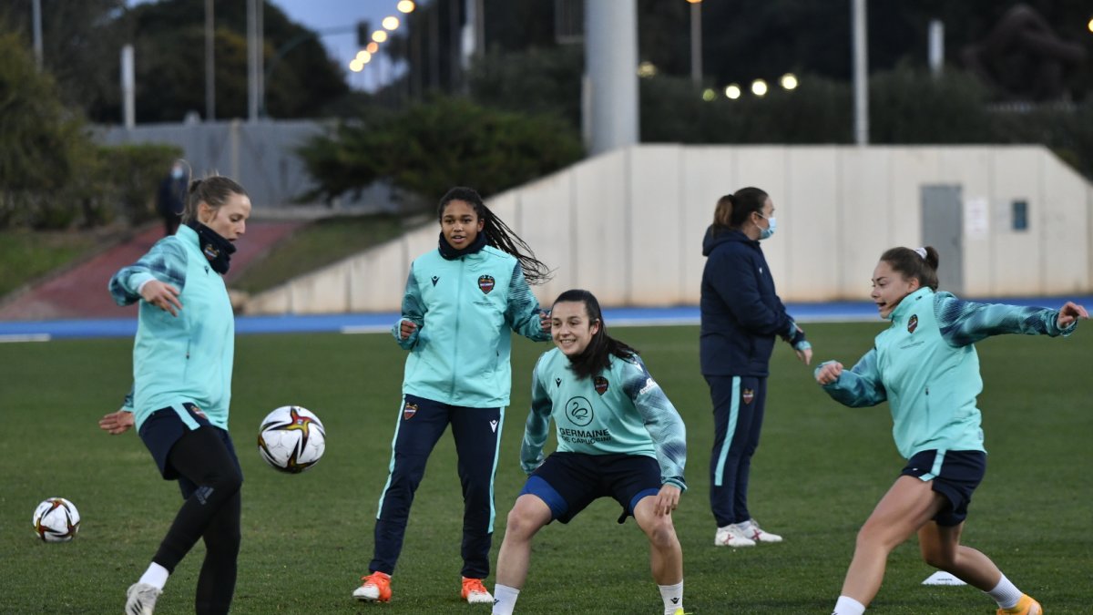 El Levante en el campo Anexo.