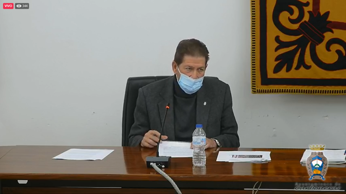 El edil Pedro López, durante su intervención en el pleno.