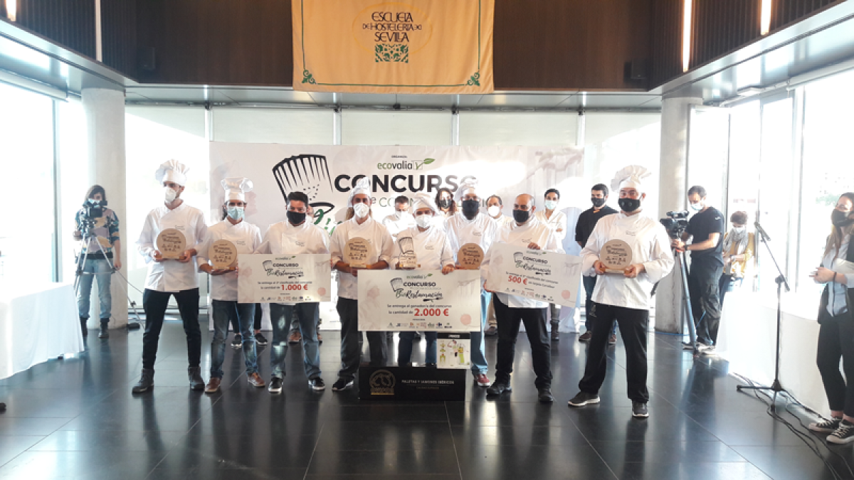 Los participantes, tras la celebración de la final.