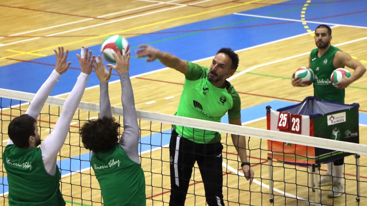 Manolo Berenguel también lo da todo en los entrenamientos.