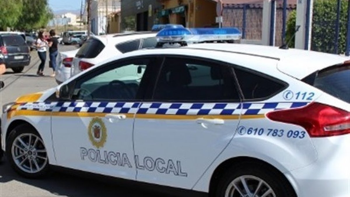 Un coche de la Policía Local de Huércal-Overa, en una foto de archivo.