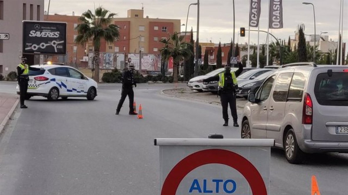 Los cierres perimetrales vuelven a algunos municipios, 35 en Almería.