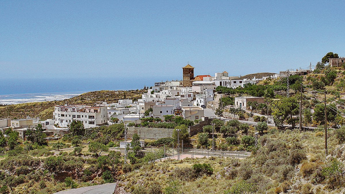 Panorámica del municipio almeriense de Enix. Foto de Pako Manzano.
