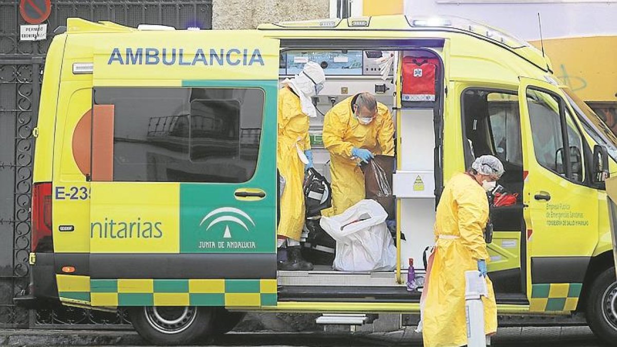 Imagen de archivo de una asistencia del 061 en un accidente de tráfico.