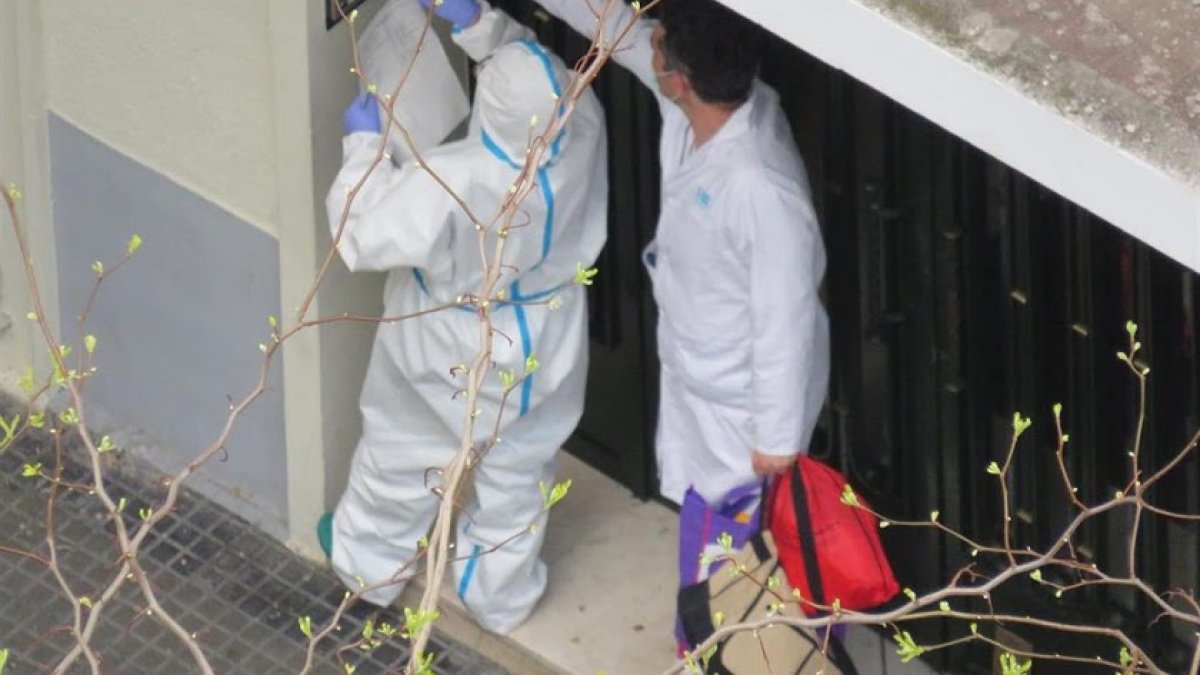 Unos 30.000 almerienses guardan cuarentena en sus casas.