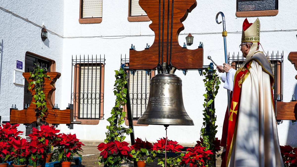 La campana más grande de la parroquia toma el nombre de la patrona.