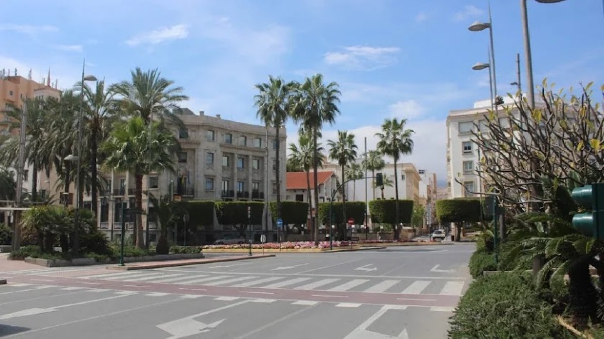 El centro de Almería desierto durante el confinamiento.