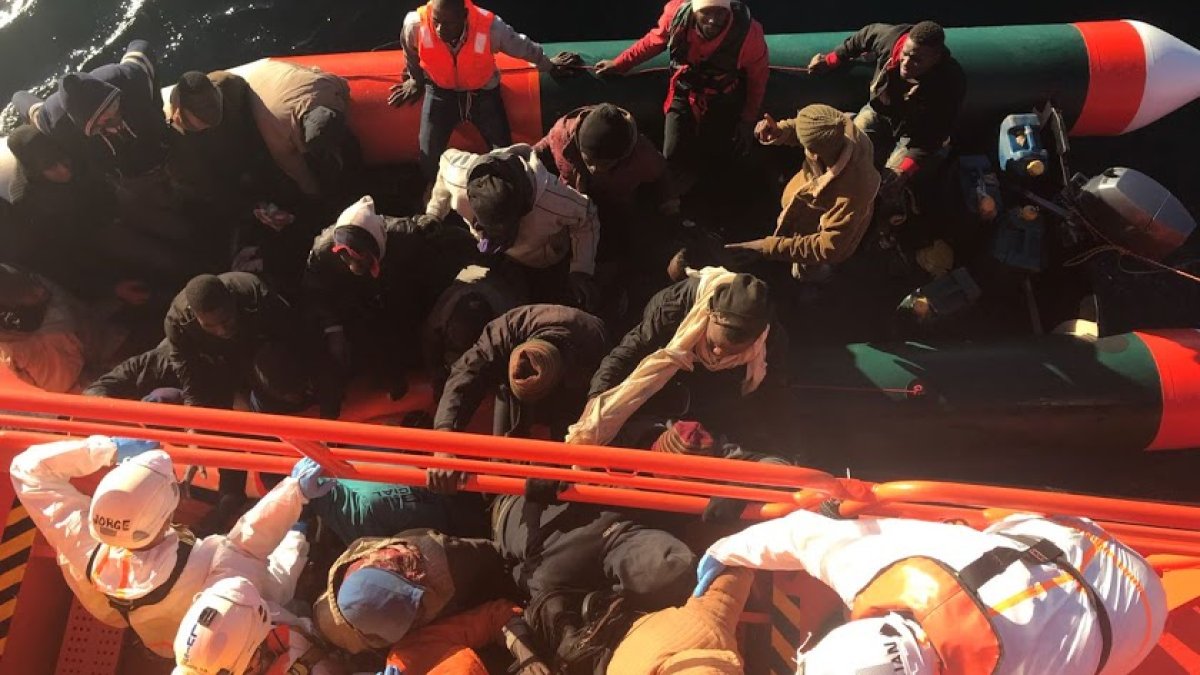 Llegan 35 pateras en 36 horas a las costas almerienses.