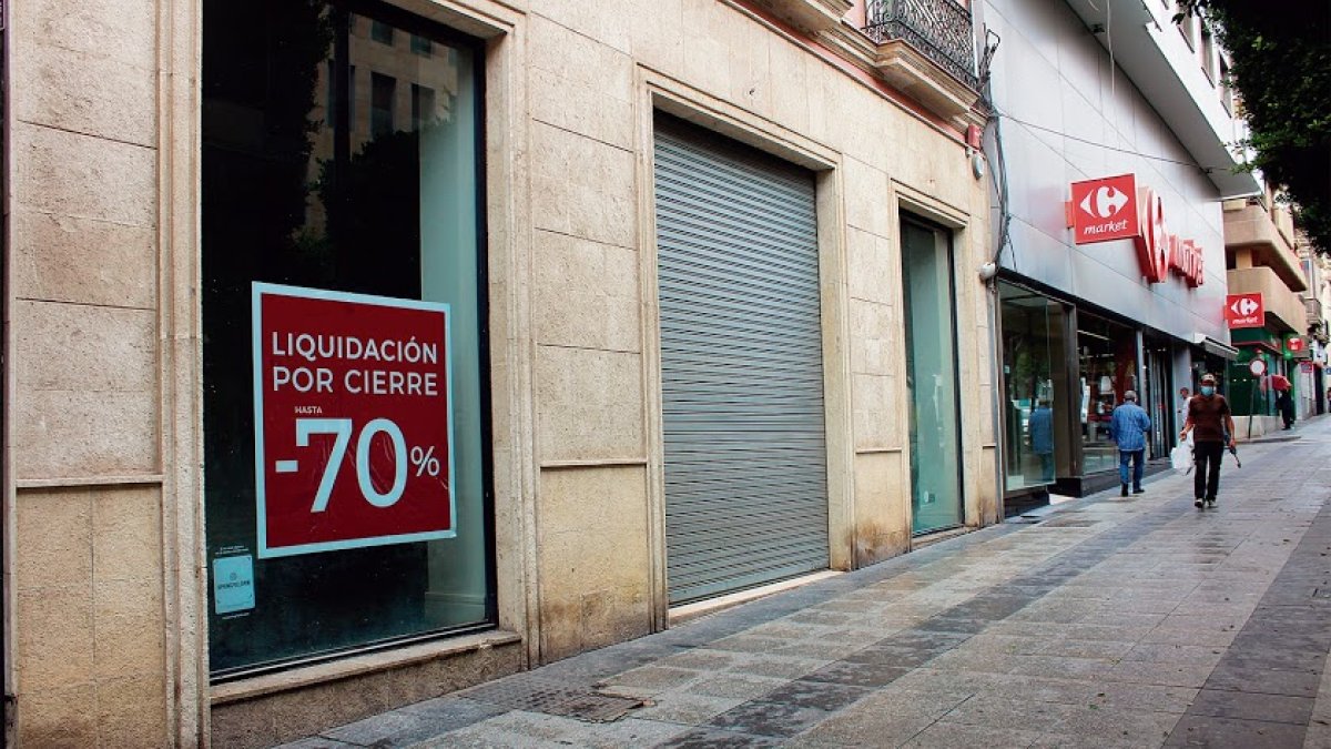 La crisis económica, derivada de la pandemia, ha traído consigo que muchas empresas se vean obligadas a recurrir al ERTE para salvar sus negocios.