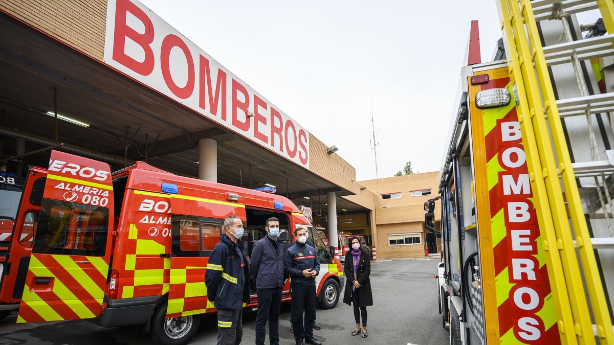 Los dos vehículos han sido presentados este jueves.