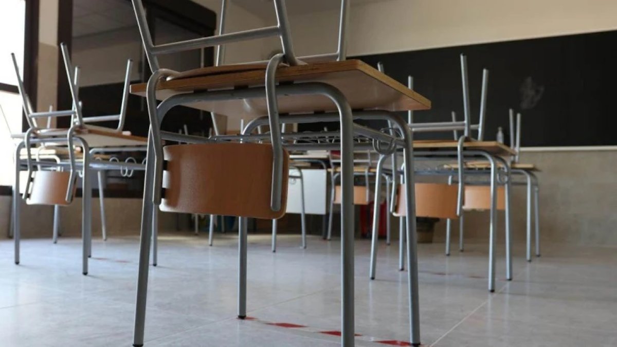 Un total de 64 aulas de colegios almerienses están cerradas por la pandemia.