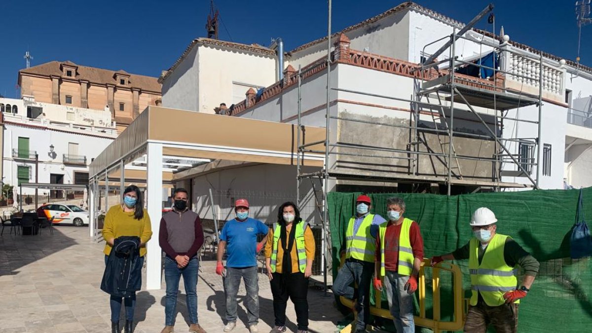 La diputada visitando las obras que se están ejecutando en Laujar de Andarax.