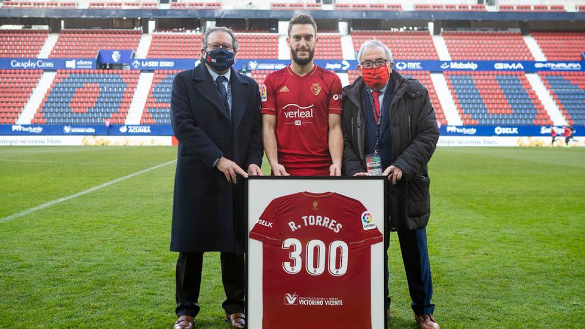 Roberto Torres cumplió 300 partidos con Osasuna el domingo.