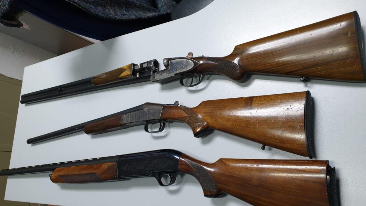 Armas intervenidas y entregadas al Juzgado.