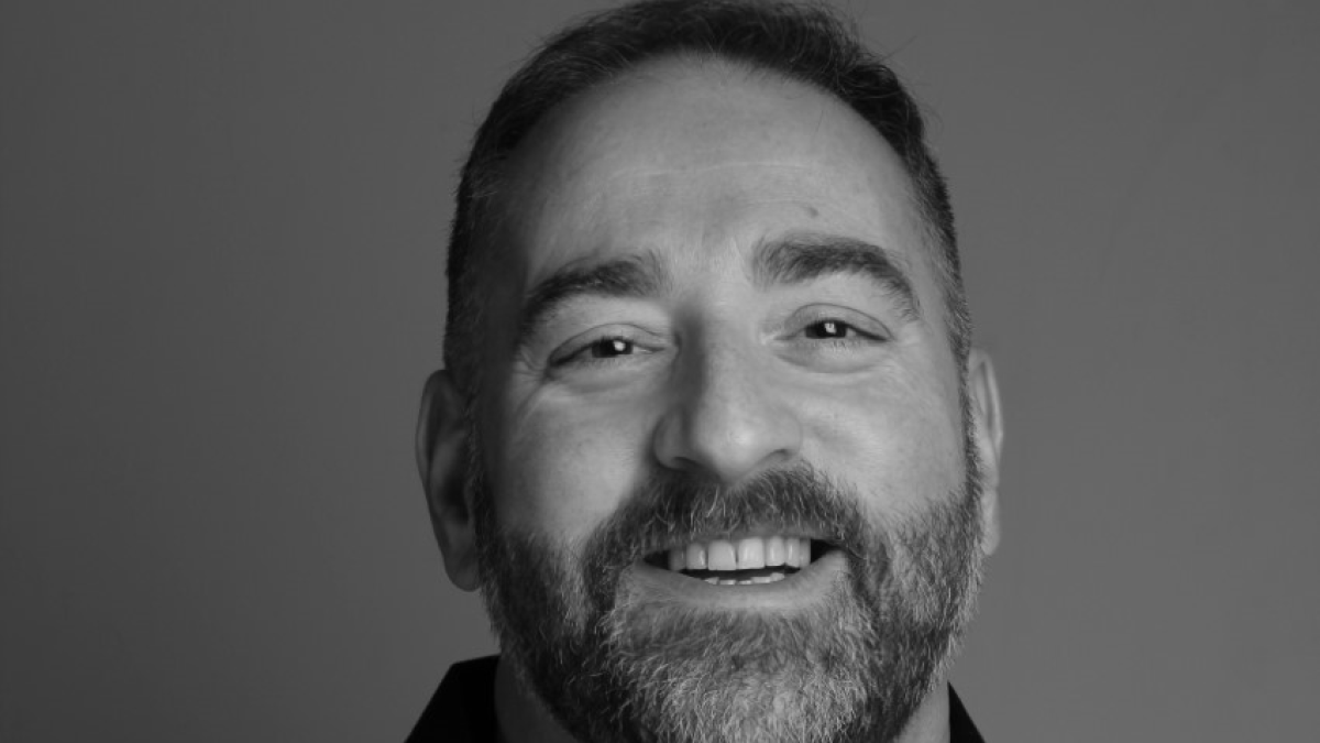 Gabriel J. Martín es psicólogo especialista en psicología afirmativa gay.