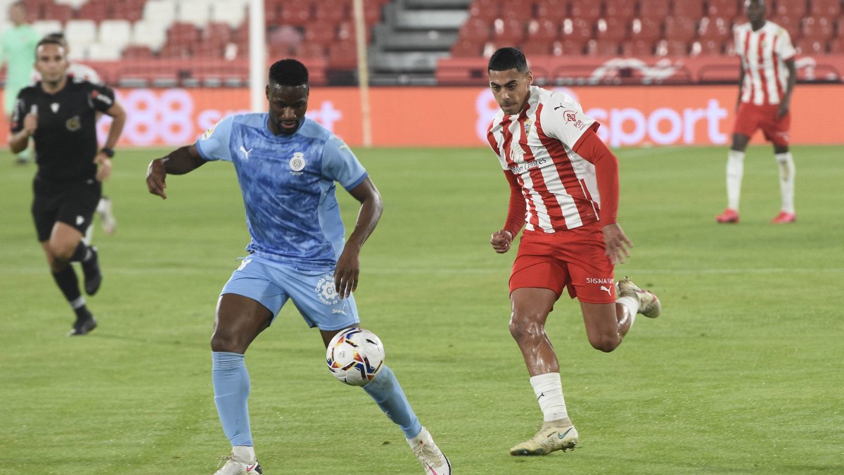 Mamadou Sylla fue titular con el Girona frente al Almería (0-0).