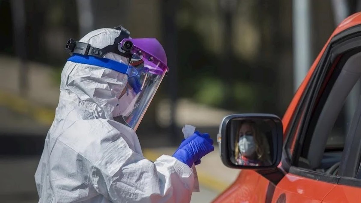 Realización de pruebas para detectar la enfermedad. Realización de pruebas para detectar la enfermedad.