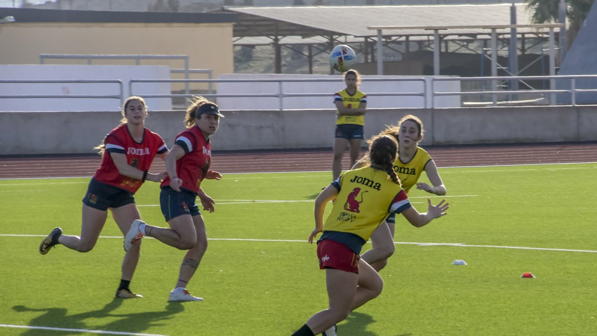 La Selección Española femenina se concentra en la Brigada de La Legión.