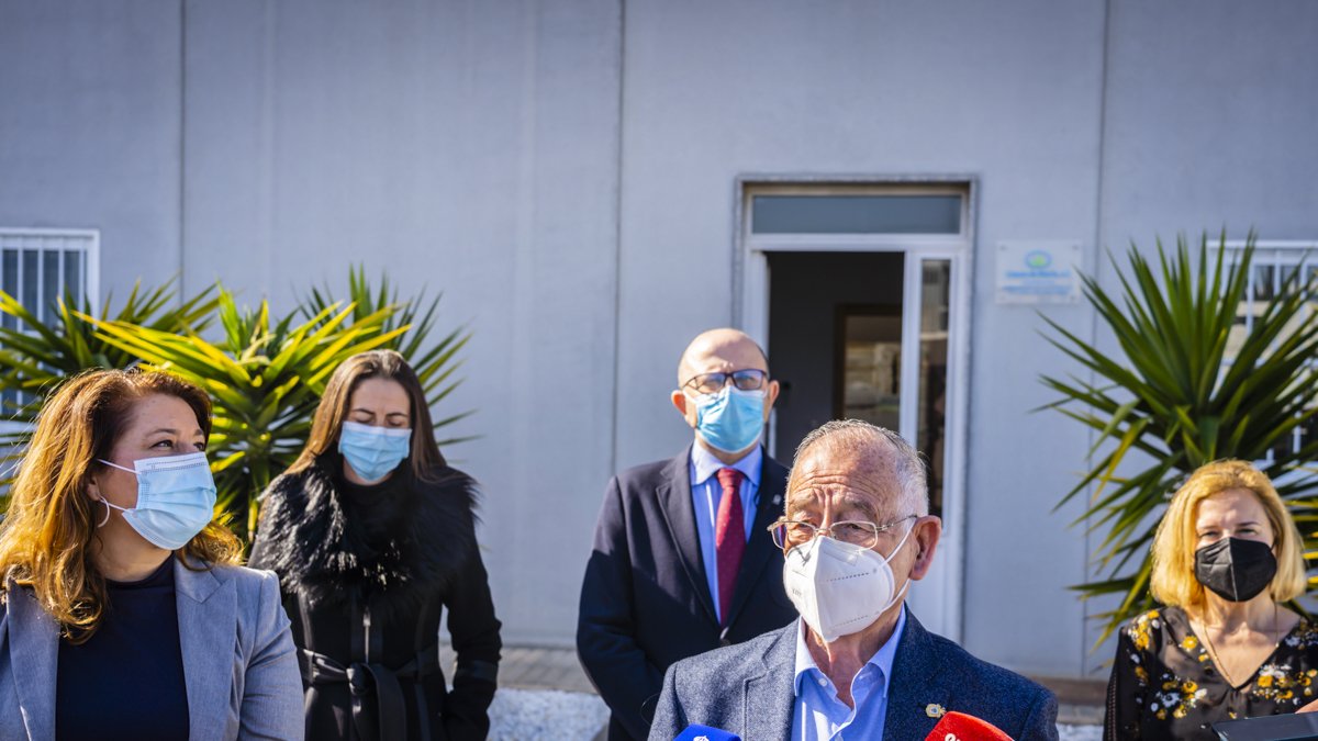 Gabriel Amat, este viernes, junto a Carmen Crespo.