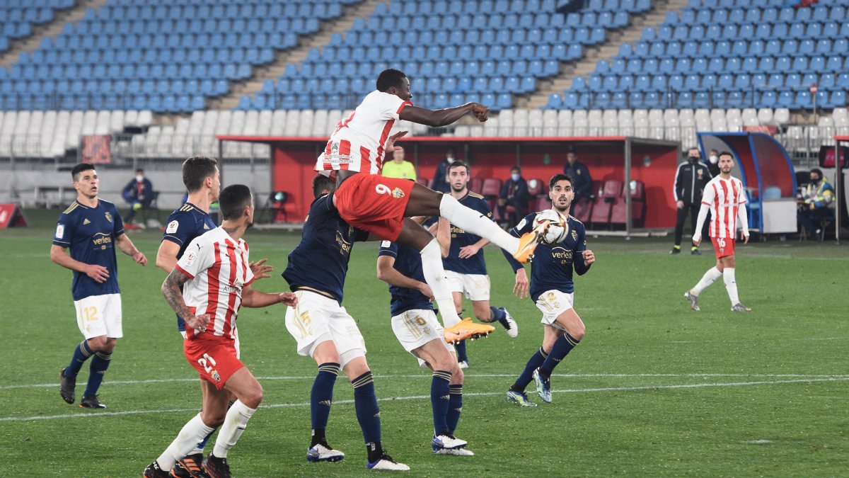 Umar Sadiq es actualmente el jugador más determinante del Almería.