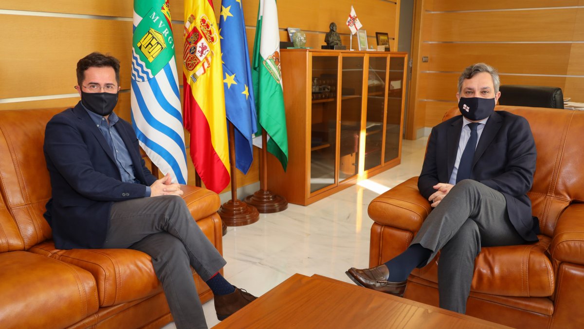 Francisco Góngora y Ángel Escobar en el Ayuntamiento de El Ejido.