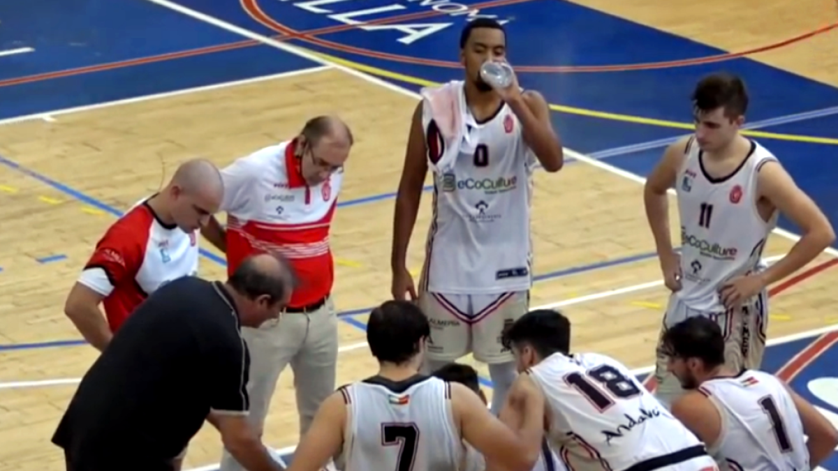 El equipo dirigido por José González disputó un partido muy serio.