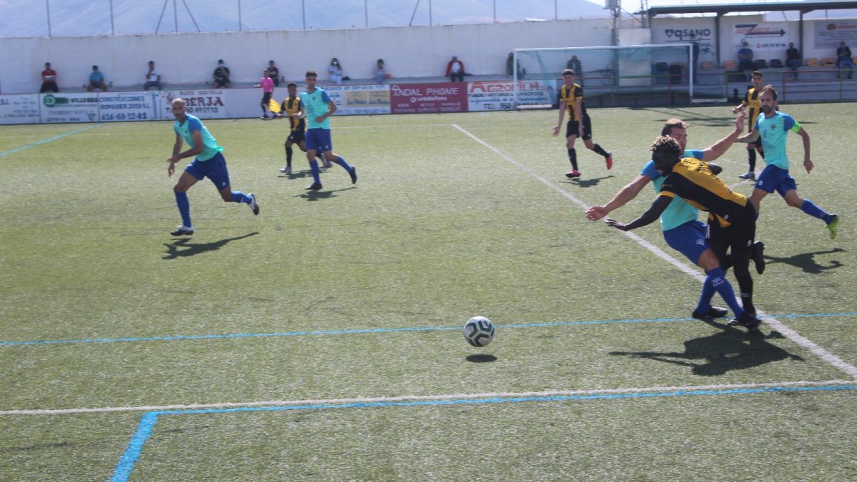 Victoria a domicilio del Berja CF ante el Cantoria.