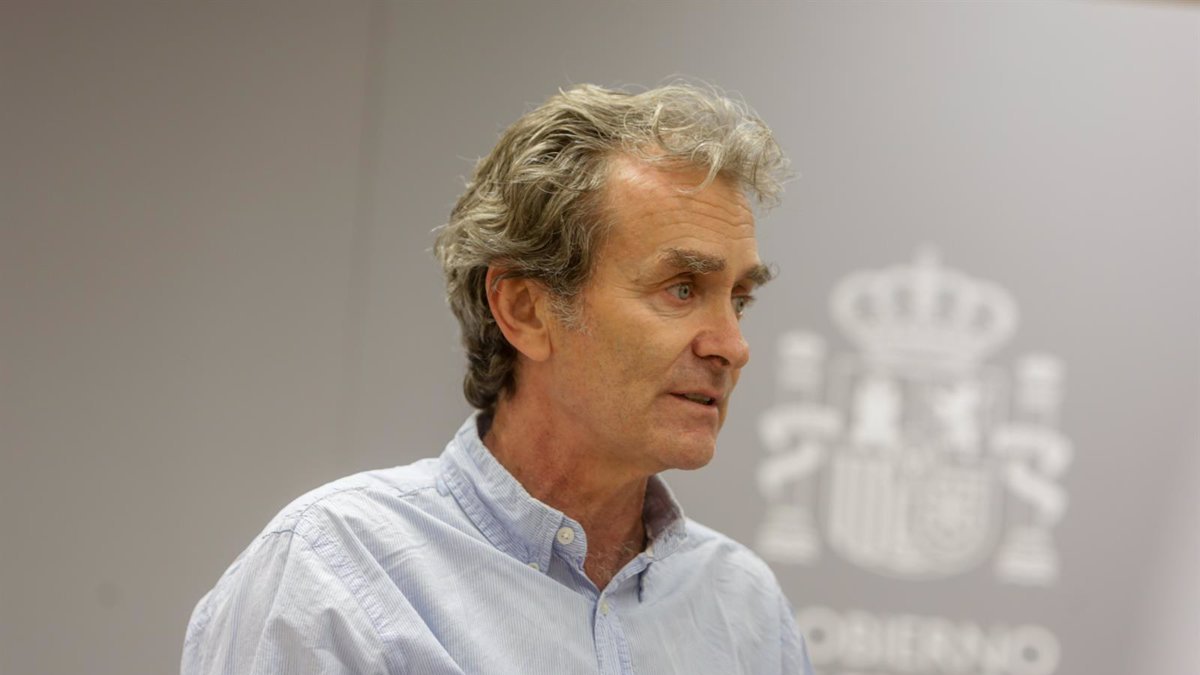 Fernando Simón plantea que no se vacunen los mayores.