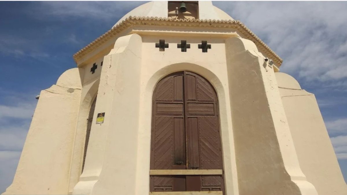 Fachada de la ermita de Torregarcía