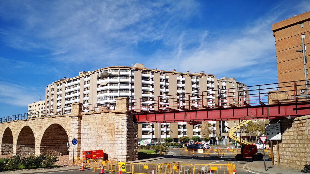 Glorieta cortada al tráfico