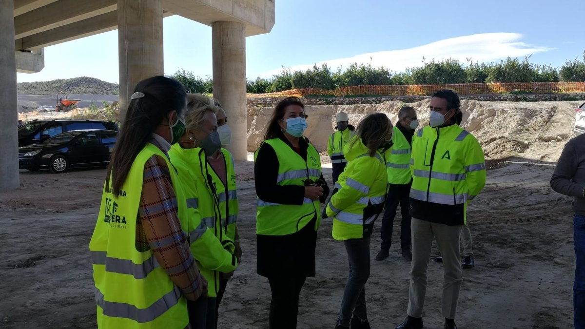 Visita de autoridades a la autovía del Almanzora este lunes.