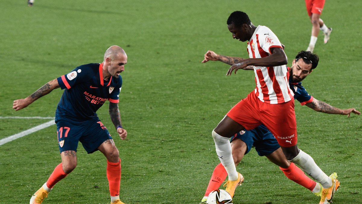 Dos futbolistas top frente a frente en el Mediterráneo.