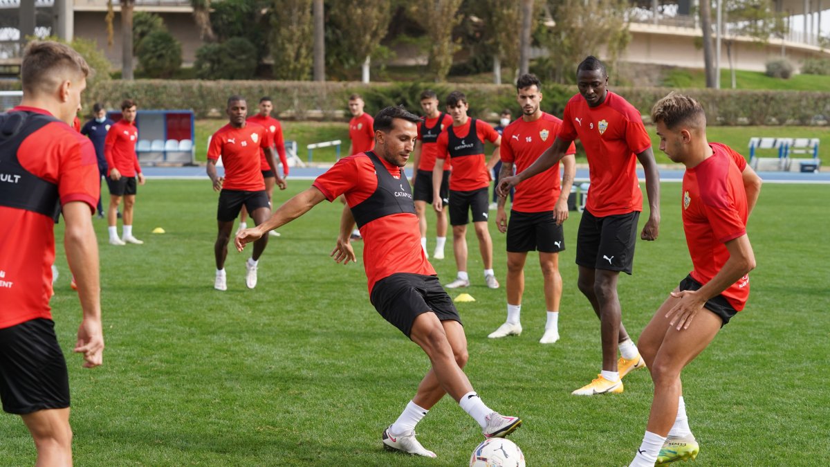 Joao Carvalho y Fran Villalba son dos de los jugadores cedidos en el Almería.