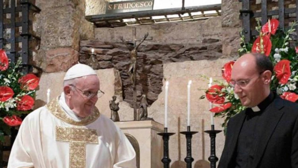Cruz Serrano, junto al papa Francisco.