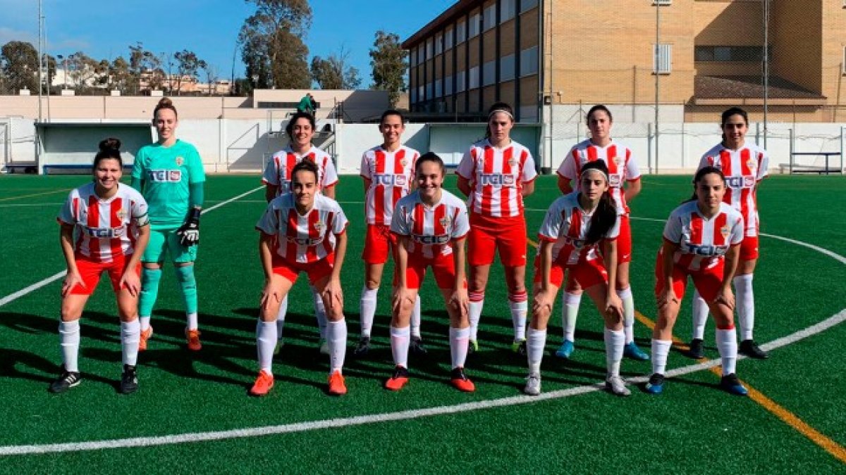 Las jugadoras del Almería posando antes del partido.