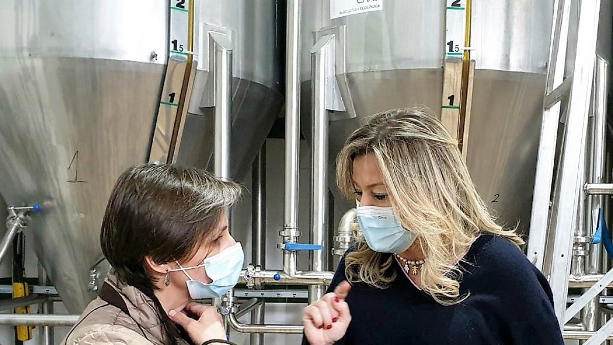 La directora general de Industrias, Innovación y Cadena Agroalimentaria ha visitado la Almazara Cruz de Esteban