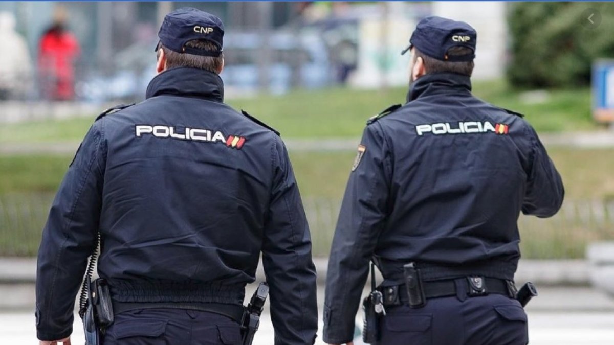 Agentes de la Policía Nacional.