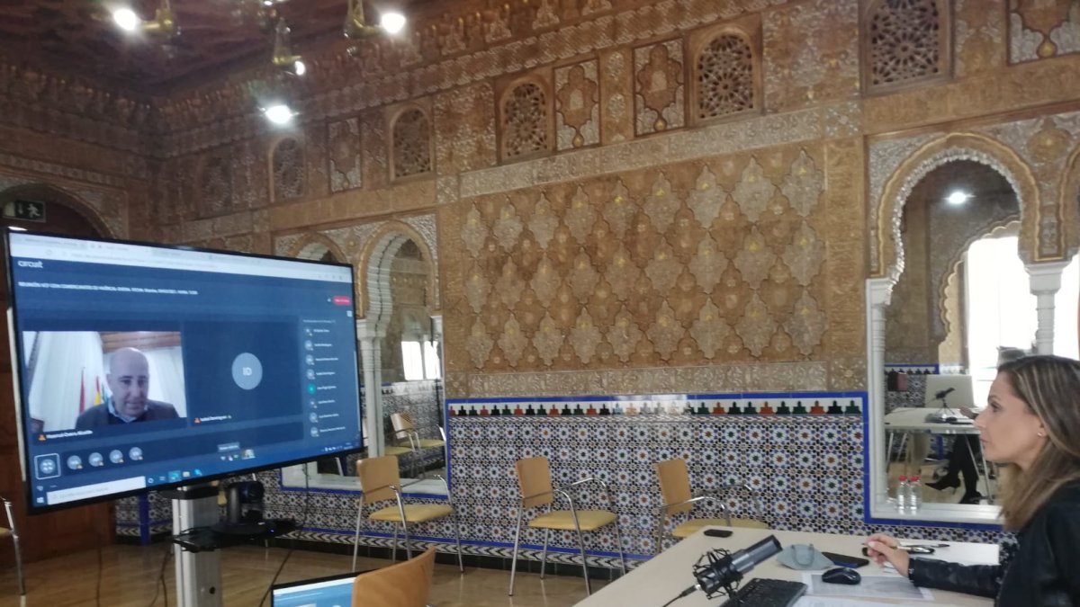 Reunión telemática con los comerciantes del municipio.