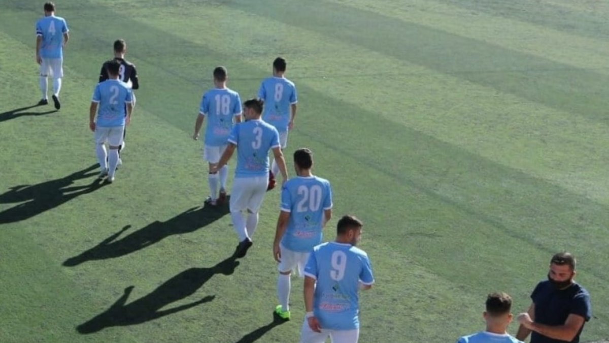 Un clásico fútbol almeriense al amanecer.