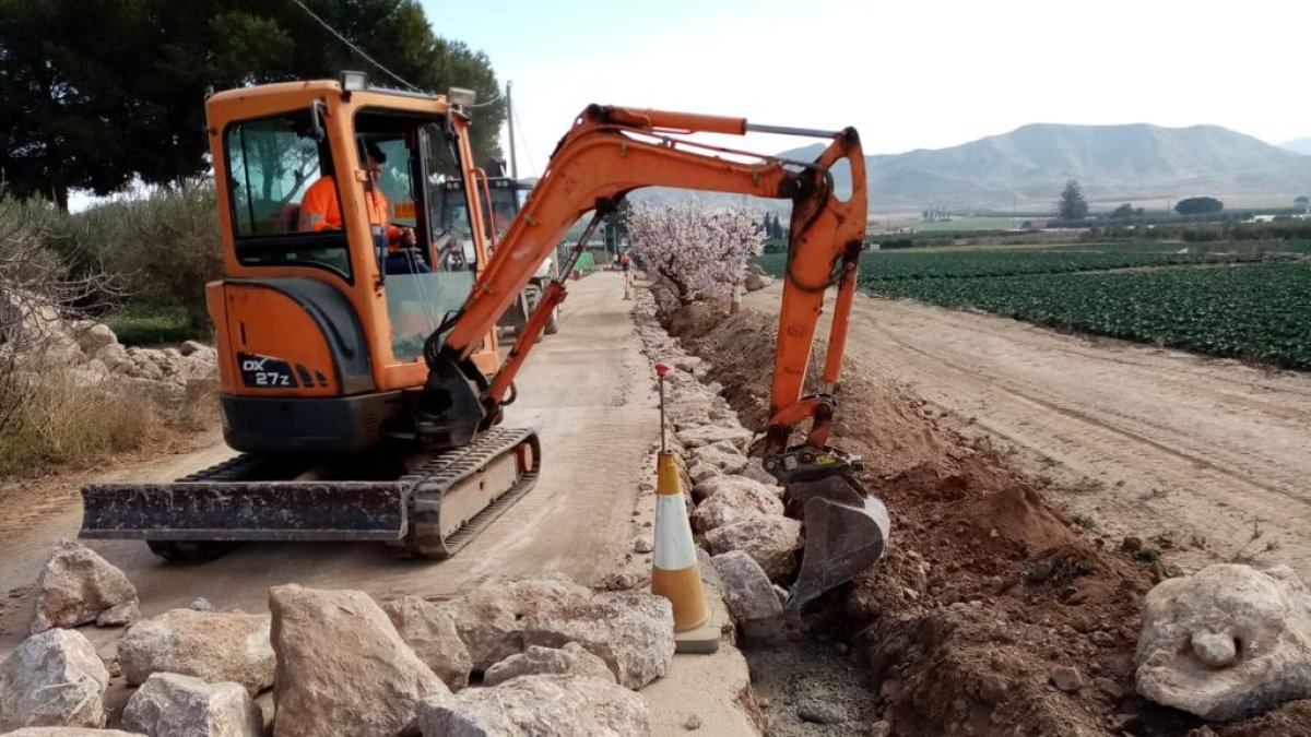 Reparación de un camino en el paraje La Hoya de Pulpí.
