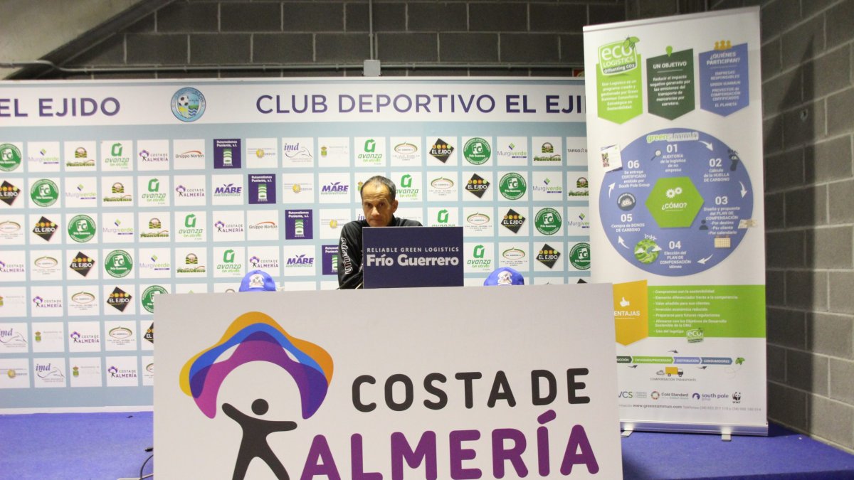 El entrenador Fran Alcoy valora la cita ante el Recreativo Granada.