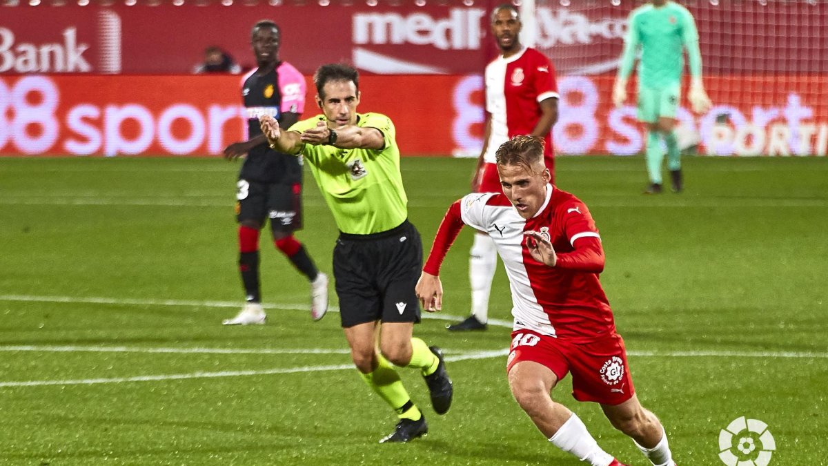 González Esteban en el partido Girona-Mallorca (0-1).