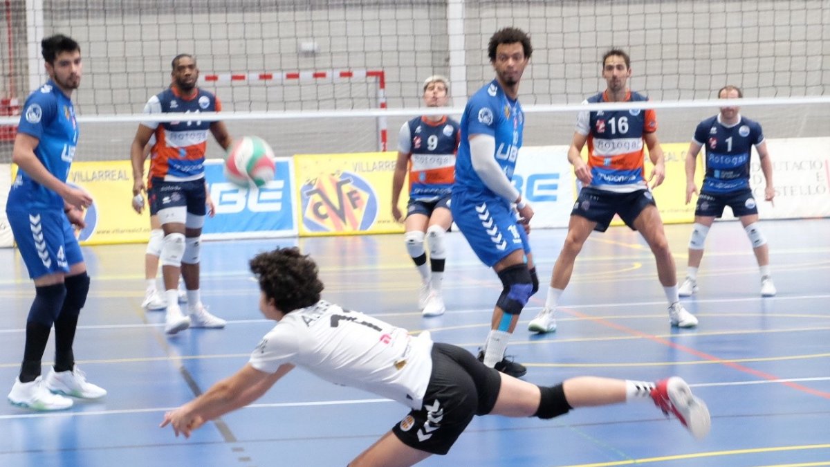 Los equipos van al límite en esta recta final de la Superliga.