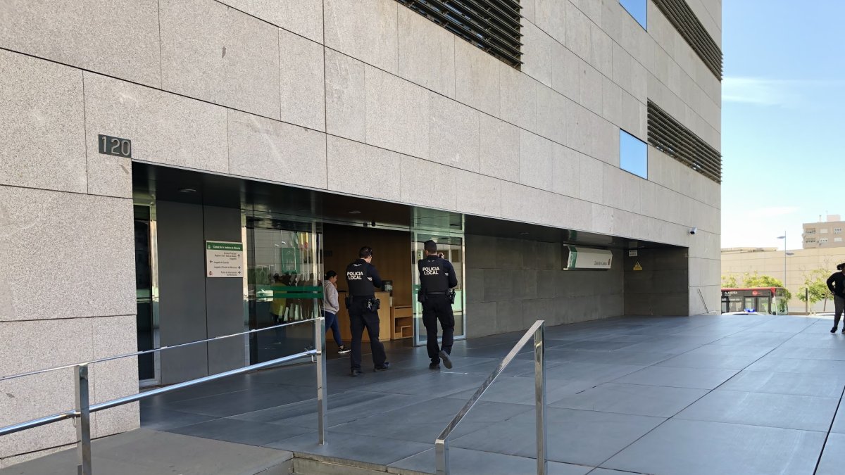 Entrada a la Ciudad de la Justicia de Almería.
