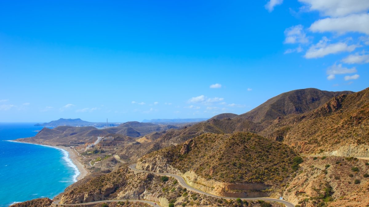 La carretera Al-3115, un placer para los aficionados a las dos ruedas